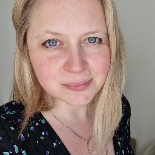 Ms Fiona Symington